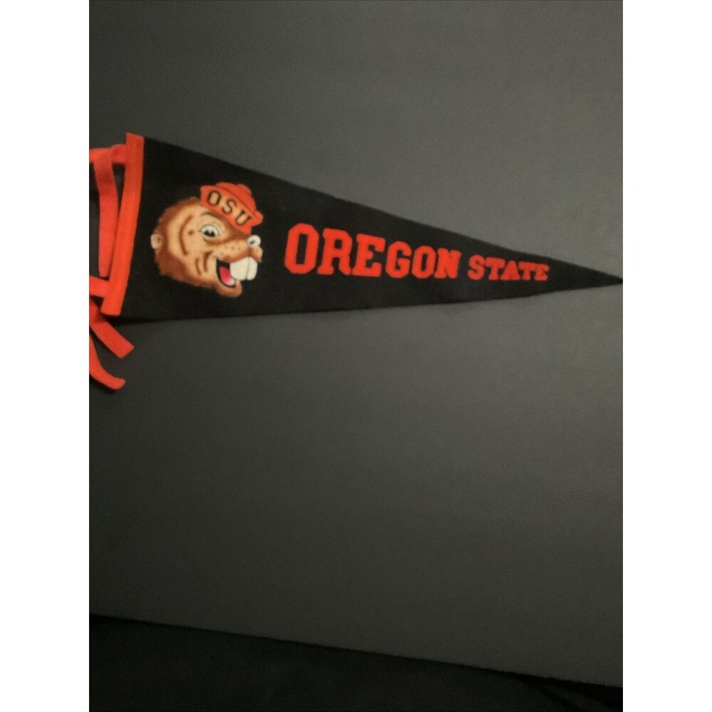 Vintage Oregon State Beavers Felt Pennant 17”